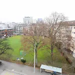 Апартаменты Minutes Walk From Google Hq View