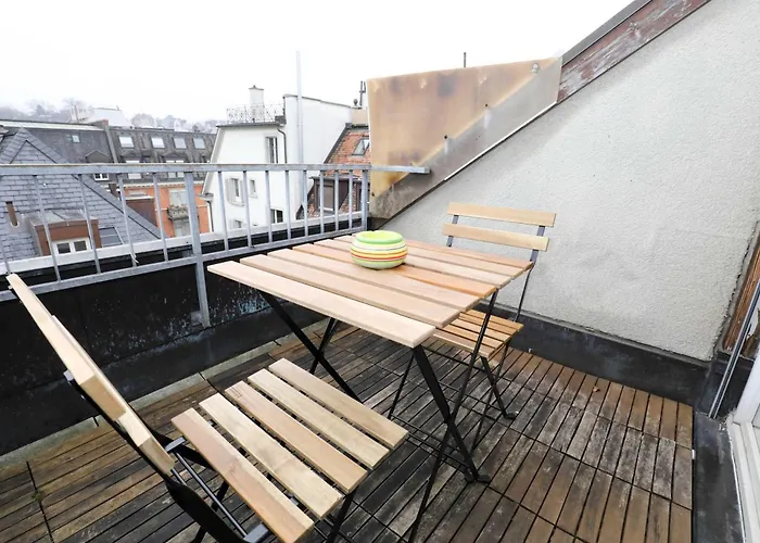 Minutes Walk From Google Hq View *